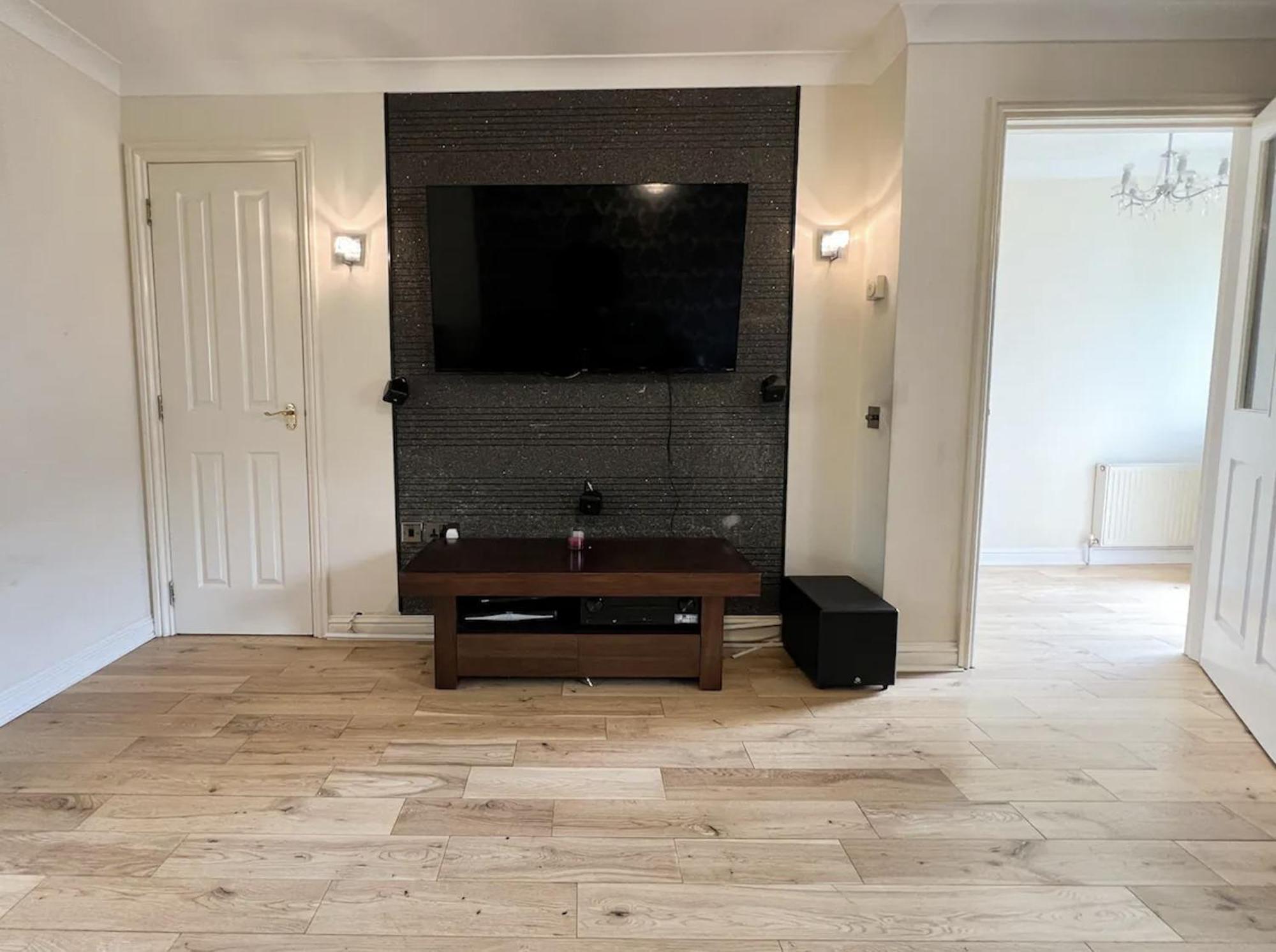 Glasgow Central - Entire House - Free Parking , Free Super Fast Wifi , Private Garden & Parking Security ภายนอก รูปภาพ